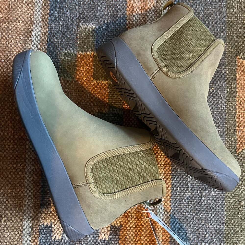 BOGS Leather Chelsea Boots